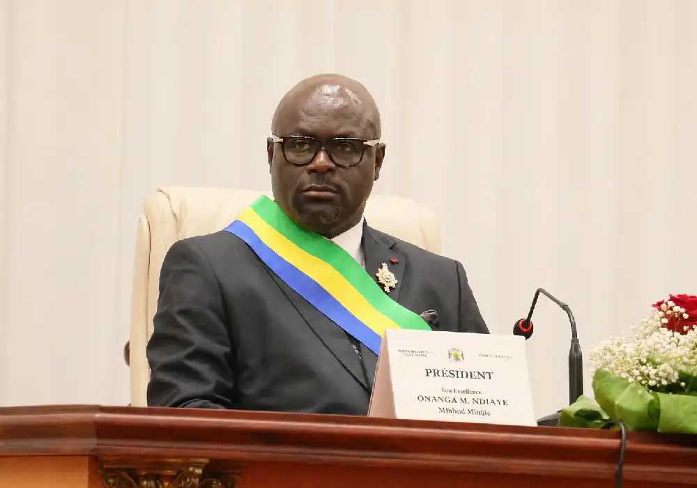 Bourses d’études : Michel Régis Onanga Ndiaye plaide pour une réforme du modèle gabonais 