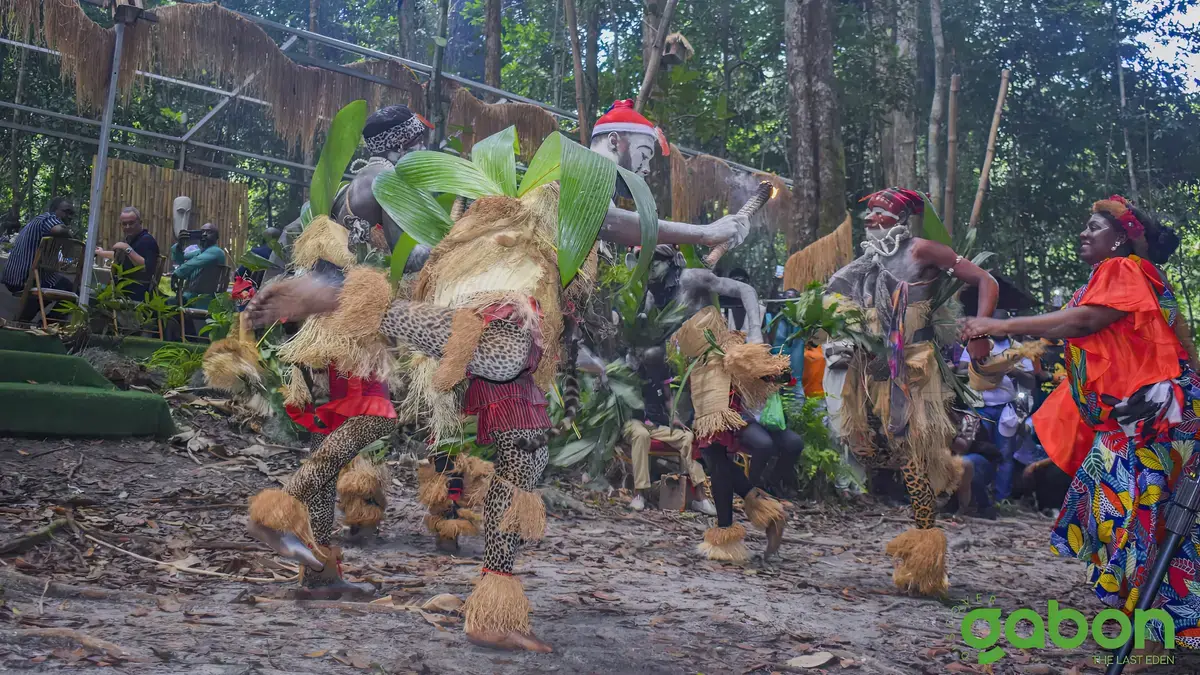 VERS LA RESTAURATION DE L’OFFRE TOURISTIQUE