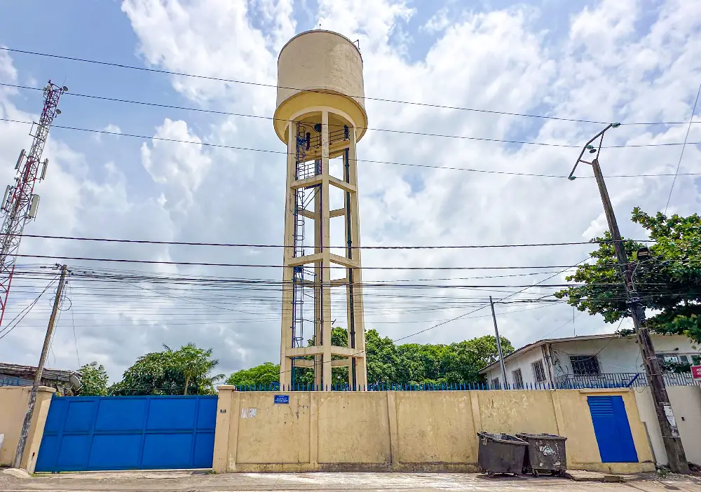 Crise de l'eau à Libreville : le gouvernement revoit ses tarifs après la grogne